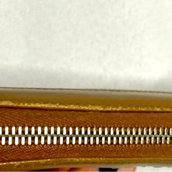 LIVE SHOW LISTING PRADA CANELLA SOFT BROWN LEATHER WALLET-AUTHENTIC - Picture 5 of 7